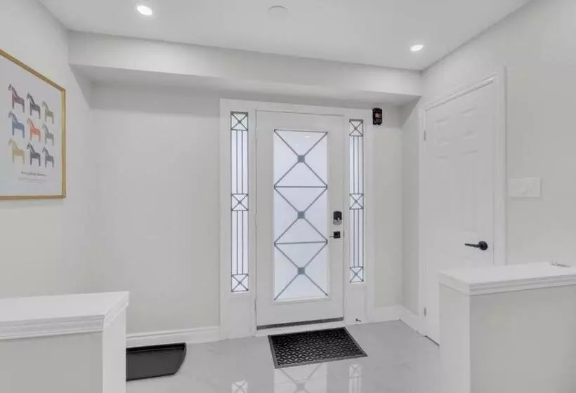 Hotelli Crescentwood Properties