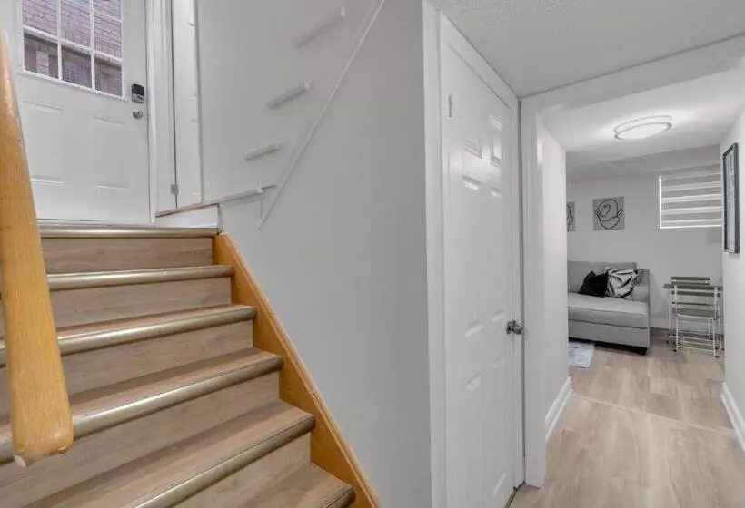 Hotelli Crescentwood Properties