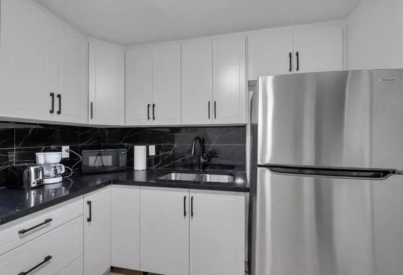 Hotelli Crescentwood Properties