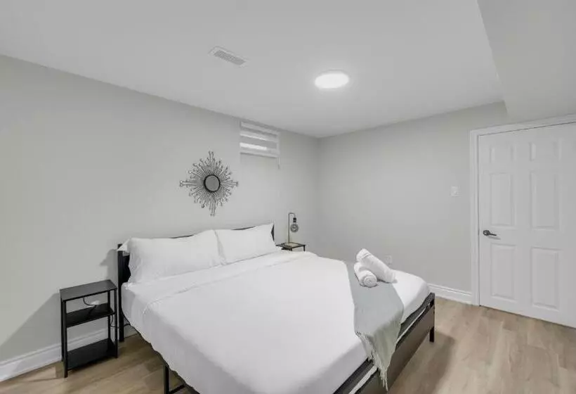 Hotelli Crescentwood Properties