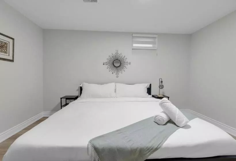 Hotelli Crescentwood Properties