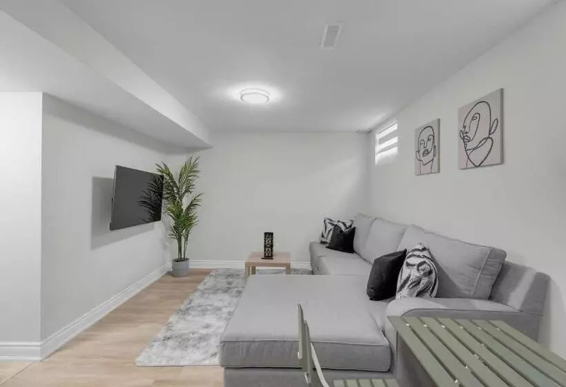Hotelli Crescentwood Properties