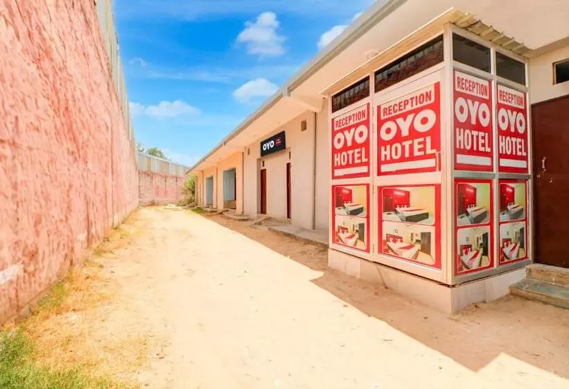 ホテル Oyo 82417 Radhe