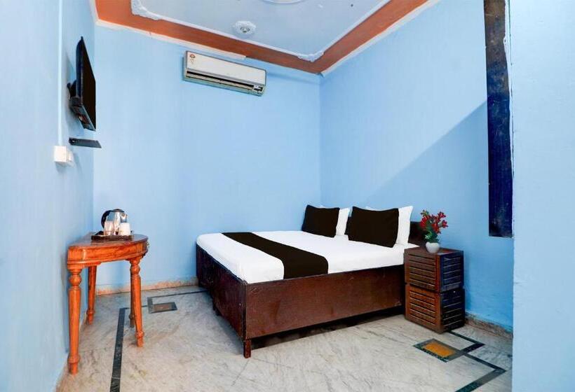 Hotel Oyo 82417 Radhe