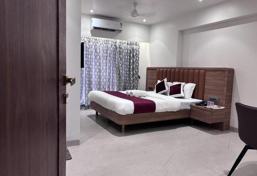 Отель Sai Ram Regency