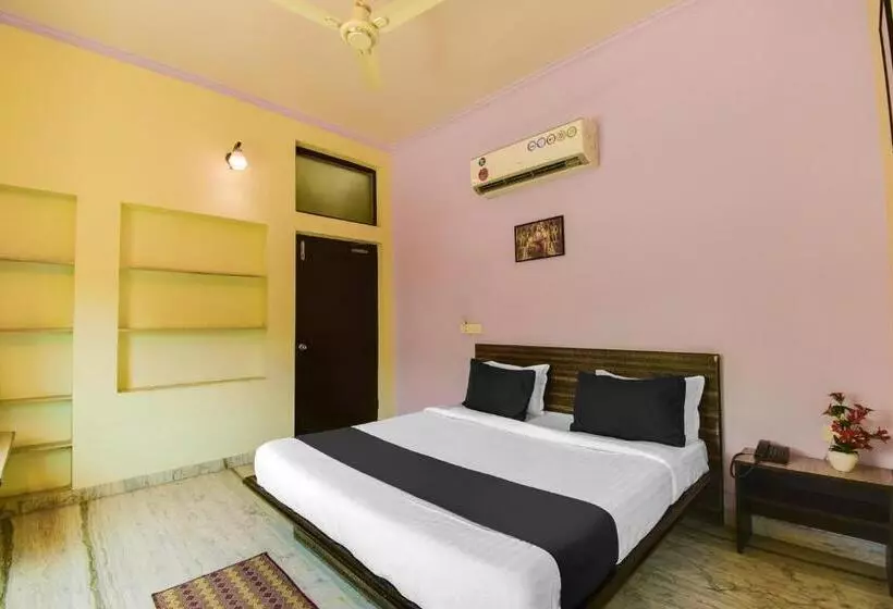 Oyo Hotel Amer