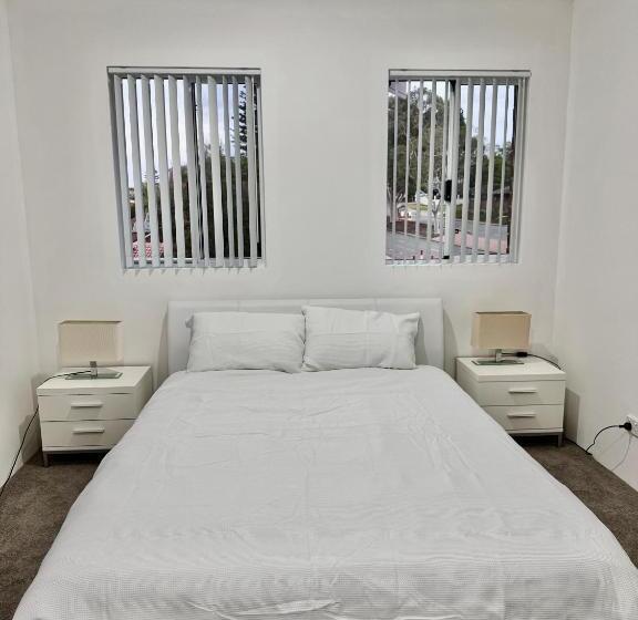 پانسیون 43 Drew Road Ardross