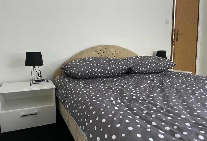 پانسیون Apartman H13