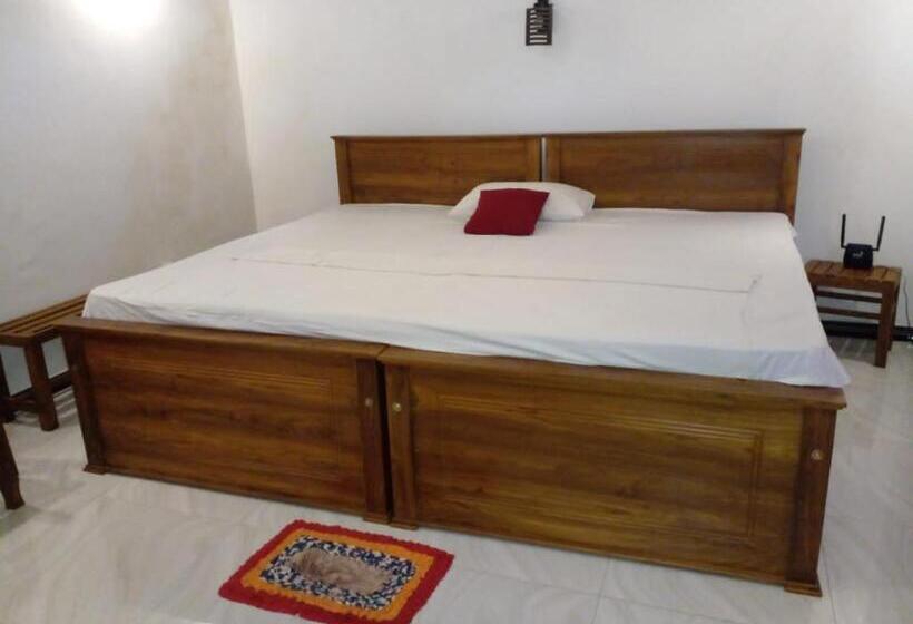 Panzió Neel S Guest House