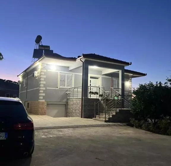 ペンション Vila Maska