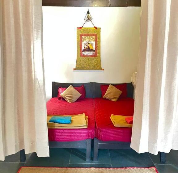 استراحتگاه Satori Wellness Cottages I Yoga Retreat, Sauna, Holistic Therapies & More