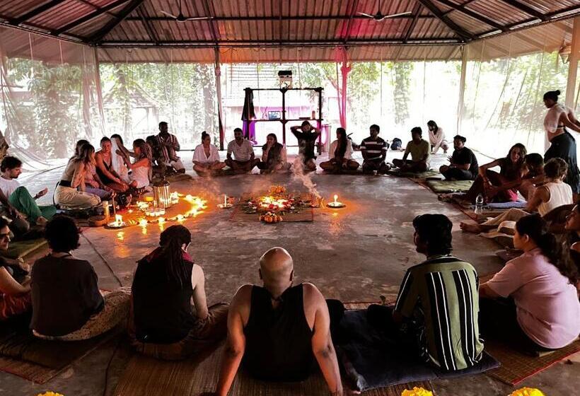 استراحتگاه Satori Wellness Cottages I Yoga Retreat, Sauna, Holistic Therapies & More