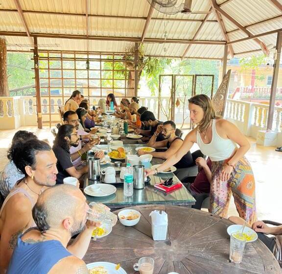 استراحتگاه Satori Wellness Cottages I Yoga Retreat, Sauna, Holistic Therapies & More