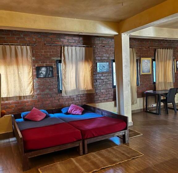 استراحتگاه Satori Wellness Cottages I Yoga Retreat, Sauna, Holistic Therapies & More