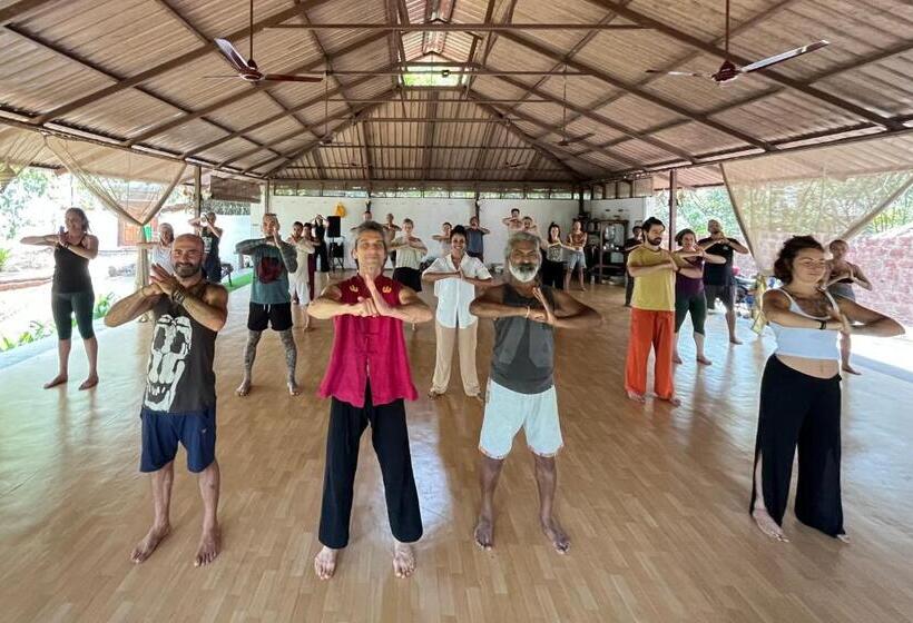 استراحتگاه Satori Wellness Cottages I Yoga Retreat, Sauna, Holistic Therapies & More