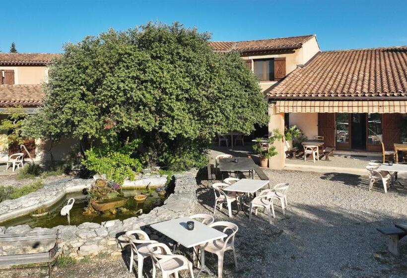 Общежитие Auberge De Lioux