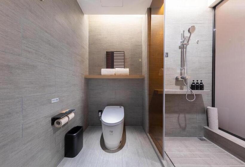 Atour Hotel Nanjing Drum Town Qingliang Gate