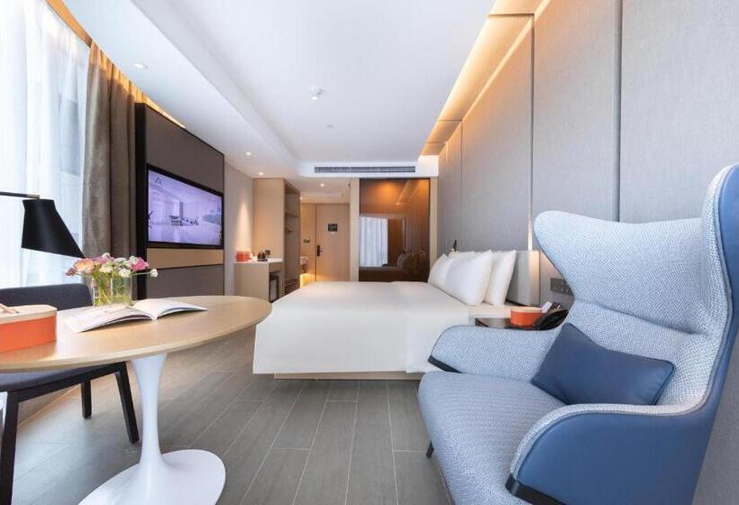 Atour Hotel Nanjing Drum Town Qingliang Gate