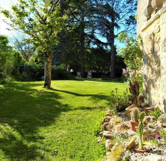 住宿加早餐  Rue Du Château