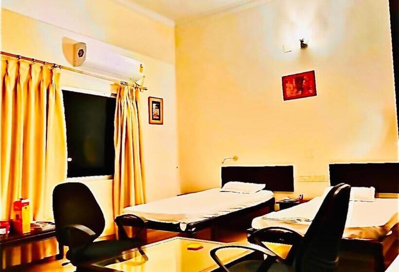 בית מלון כפרי Malti Mahal