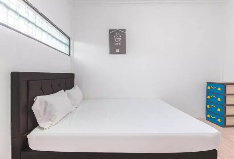 Hotelli Oyo Life 3047 Gita Kencana