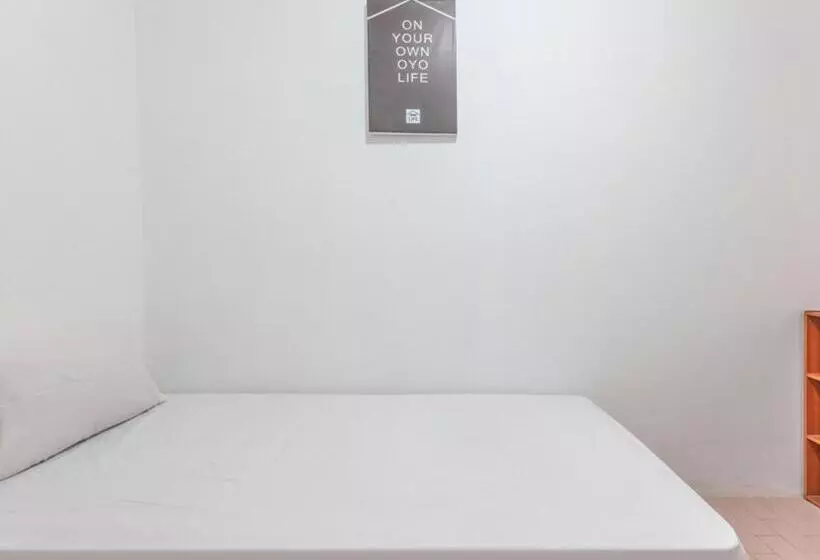 Hotelli Oyo Life 3047 Gita Kencana