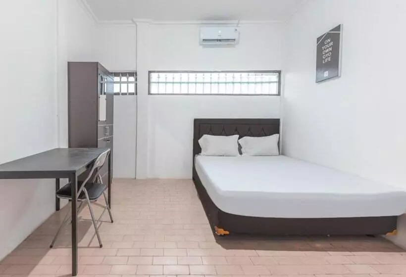 Hotelli Oyo Life 3047 Gita Kencana