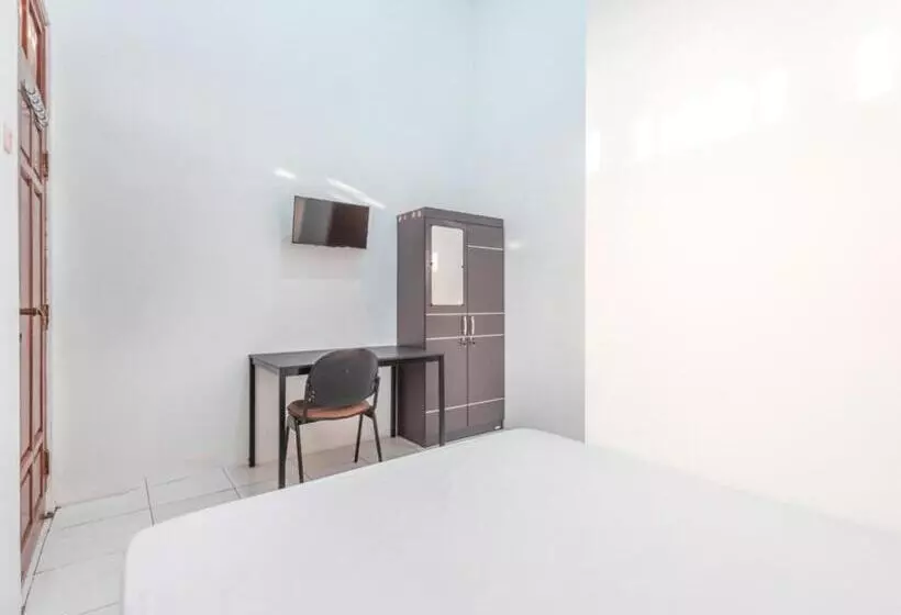 Hotelli Oyo Life 3047 Gita Kencana