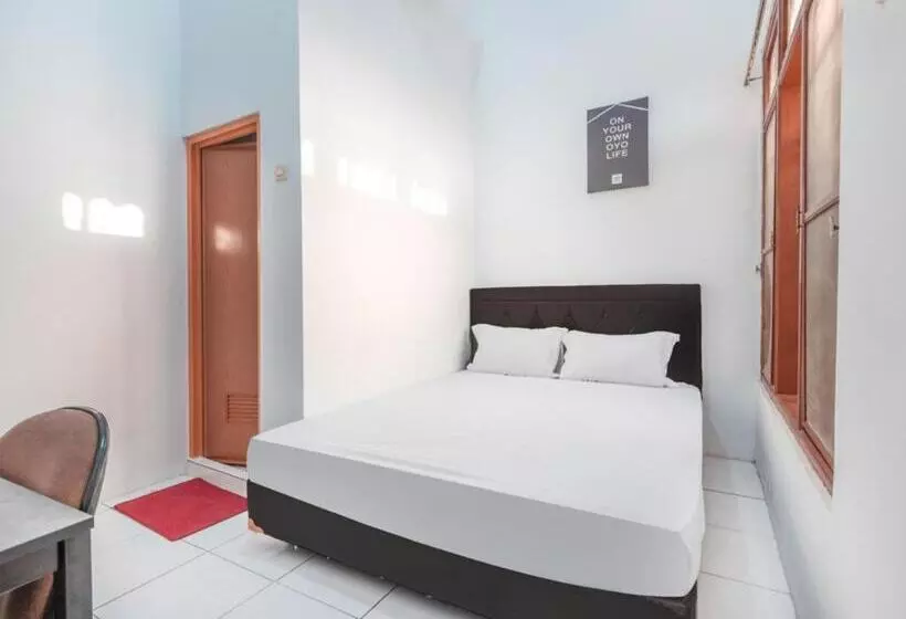 Hotelli Oyo Life 3047 Gita Kencana