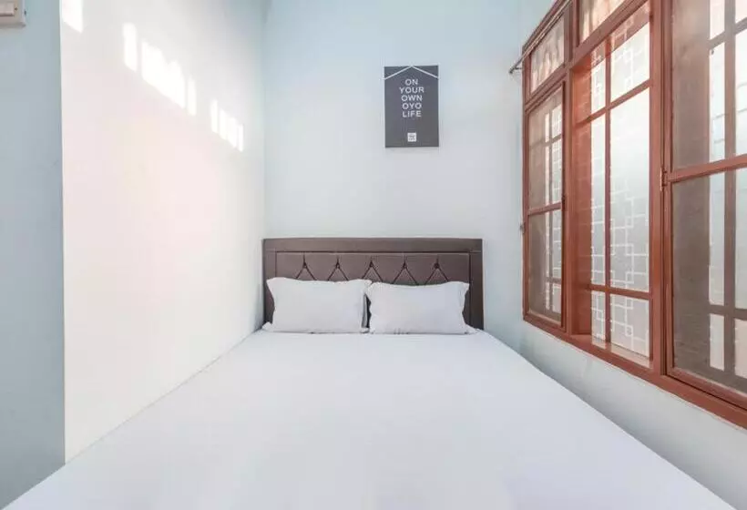 Hotelli Oyo Life 3047 Gita Kencana