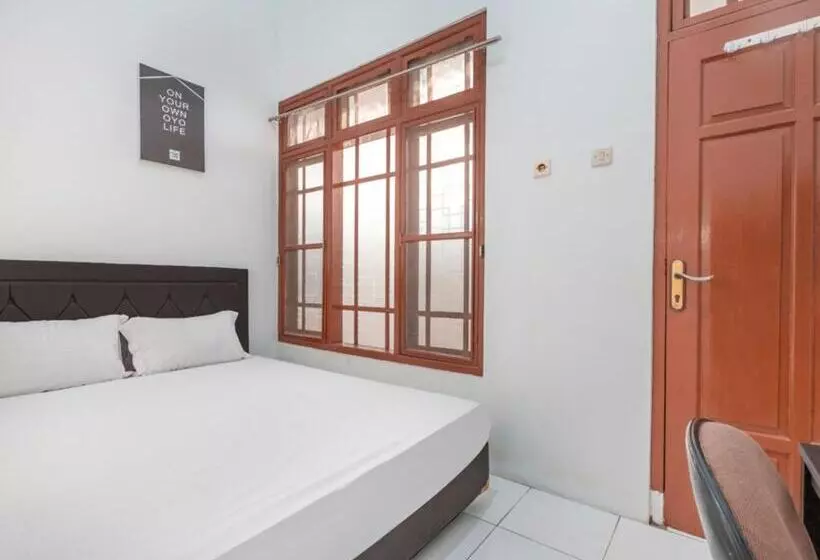 Hotelli Oyo Life 3047 Gita Kencana