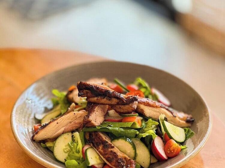 هتل Penguin Villa Resort & Bistro