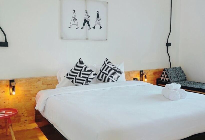 هتل Penguin Villa Resort & Bistro