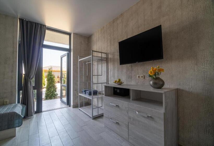 Hotel Qzone Family Club санжейка