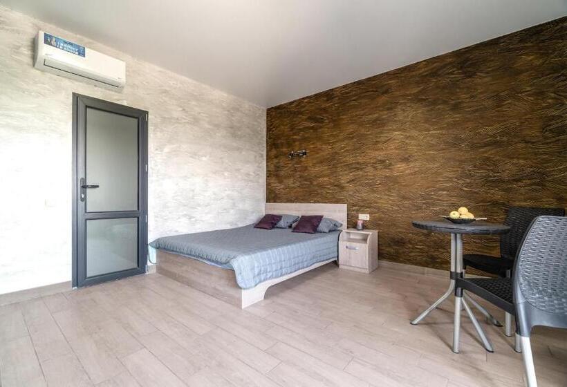 Hotel Qzone Family Club санжейка