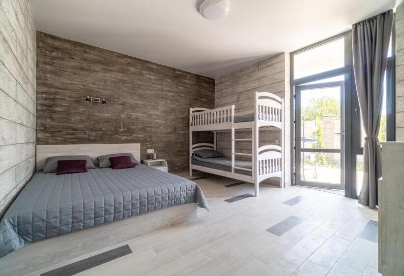 Hotel Qzone Family Club санжейка