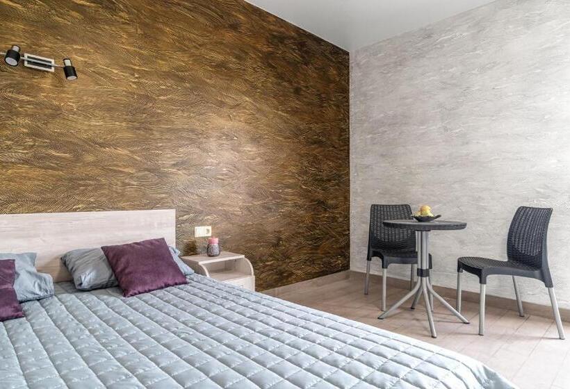 Hotel Qzone Family Club санжейка