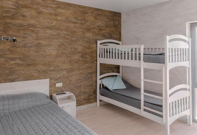 Hotel Qzone Family Club санжейка