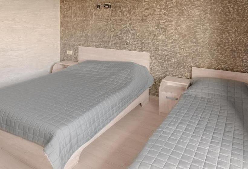 Hotel Qzone Family Club санжейка