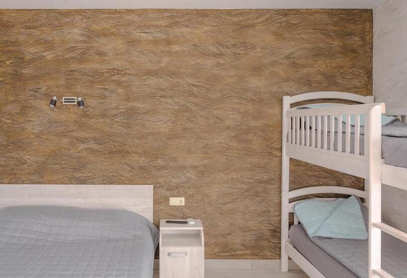 Hotel Qzone Family Club санжейка