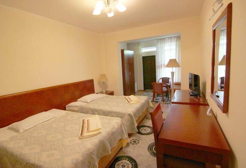 هتل Talisman Village