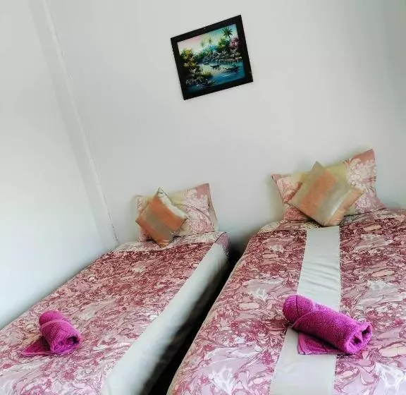 Jigsaw Cafe & Resort