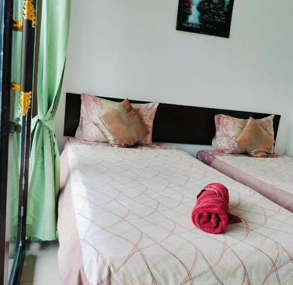 Jigsaw Cafe & Resort