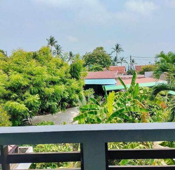 Jigsaw Cafe & Resort