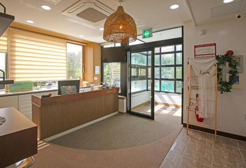 Pensiune Annyeong Noeul