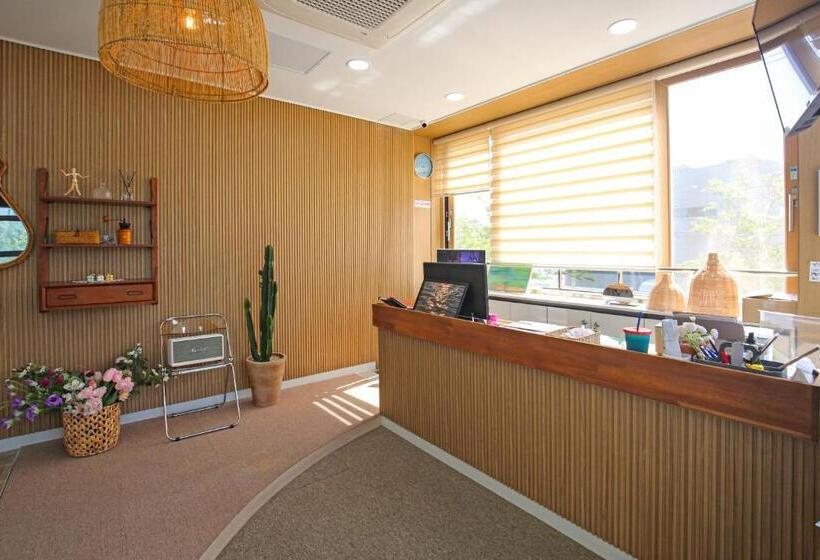 Pensiune Annyeong Noeul