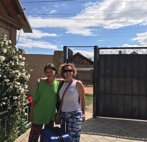 پانسیون Guest House Baian Suluu