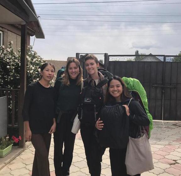 پانسیون Guest House Baian Suluu