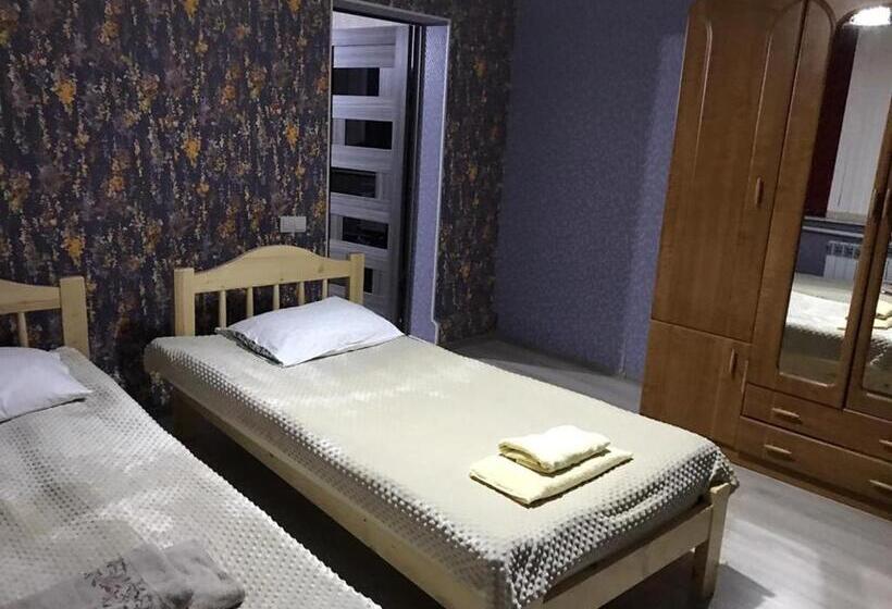 پانسیون Guest House Baian Suluu