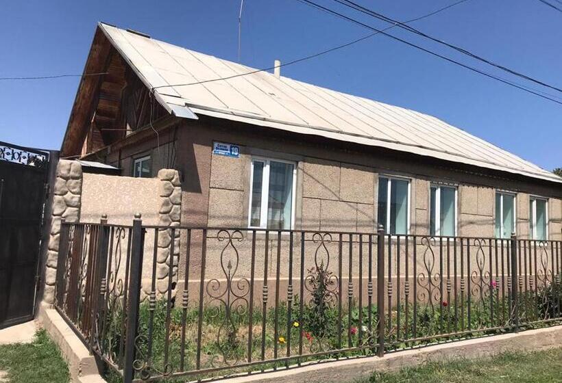 پانسیون Guest House Baian Suluu